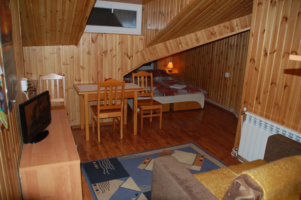 Agroturystyka Pod Swierkami Nadrybie Room photo